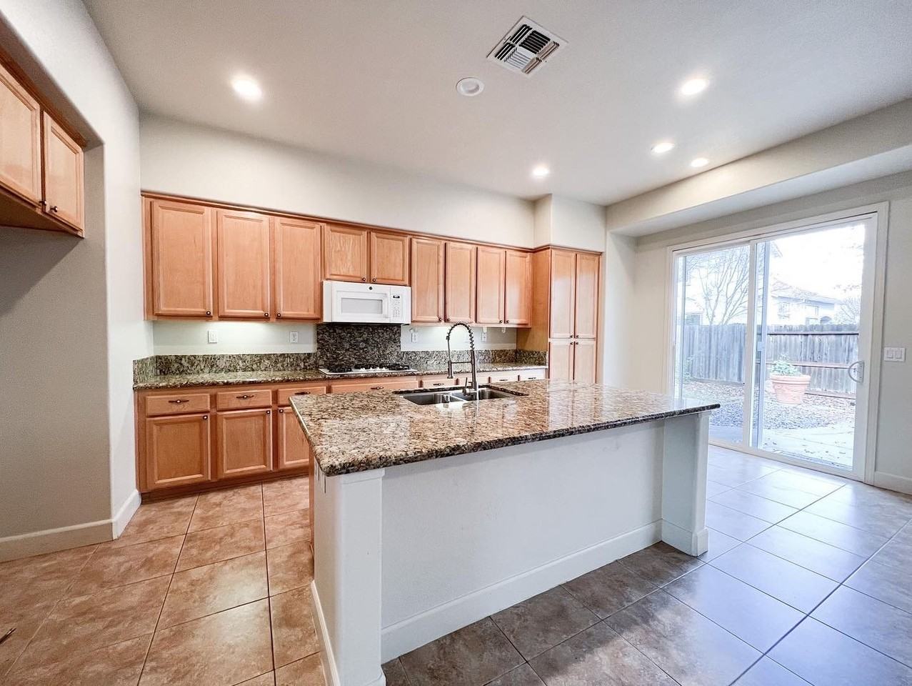 1808 Spokane Rd - Photo 6 of 47