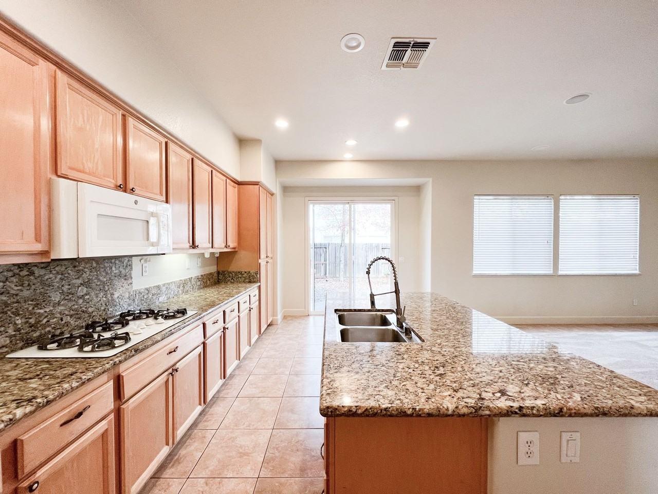 1808 Spokane Rd - Photo 7 of 47