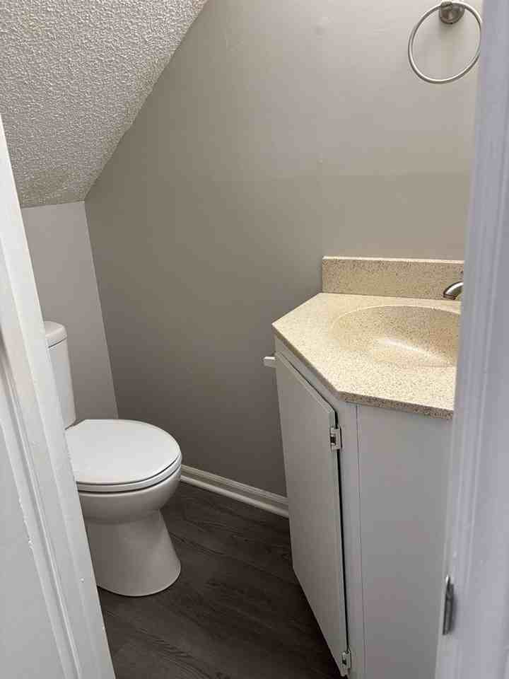 3 Londonderry Sq - Photo 7 of 11