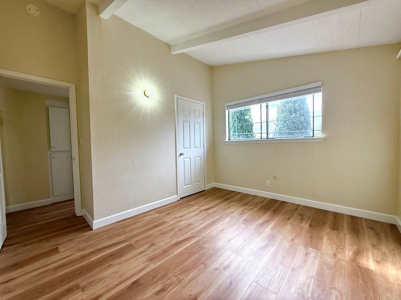 177 Gramercy Pl - Photo 4 of 5