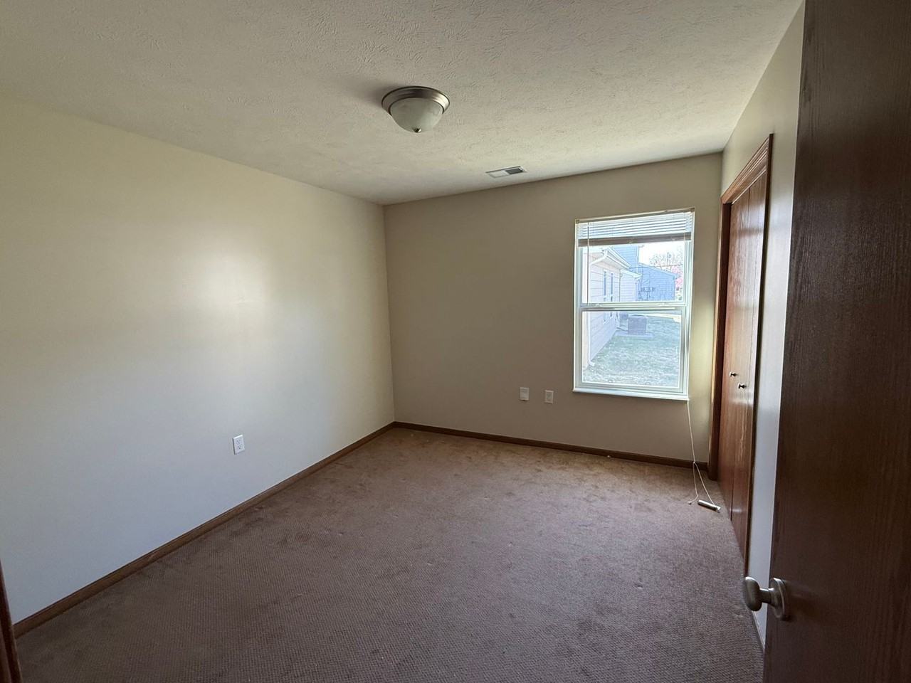 616 Grainfield St - Photo 7 of 8