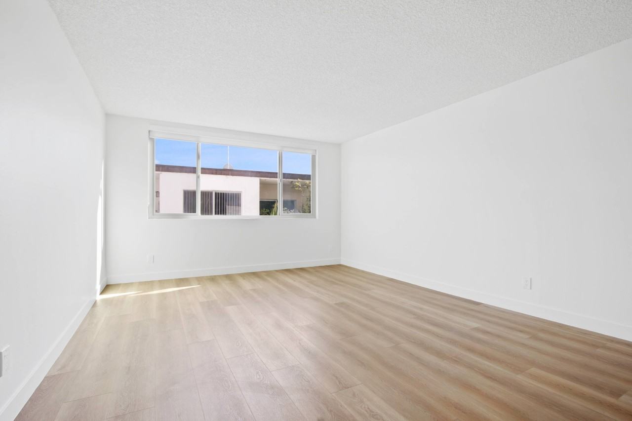 801 2nd Street - Photo 7 of 31