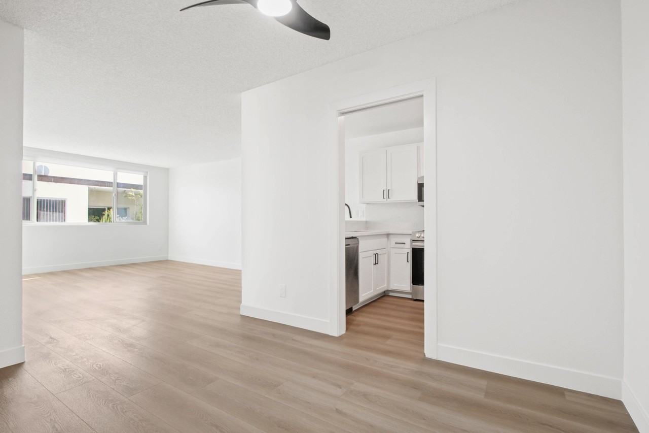 801 2nd Street - Photo 3 of 39