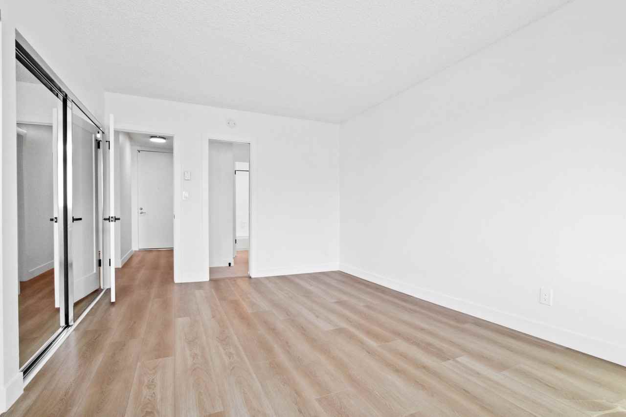 801 2nd Street - Photo 5 of 39