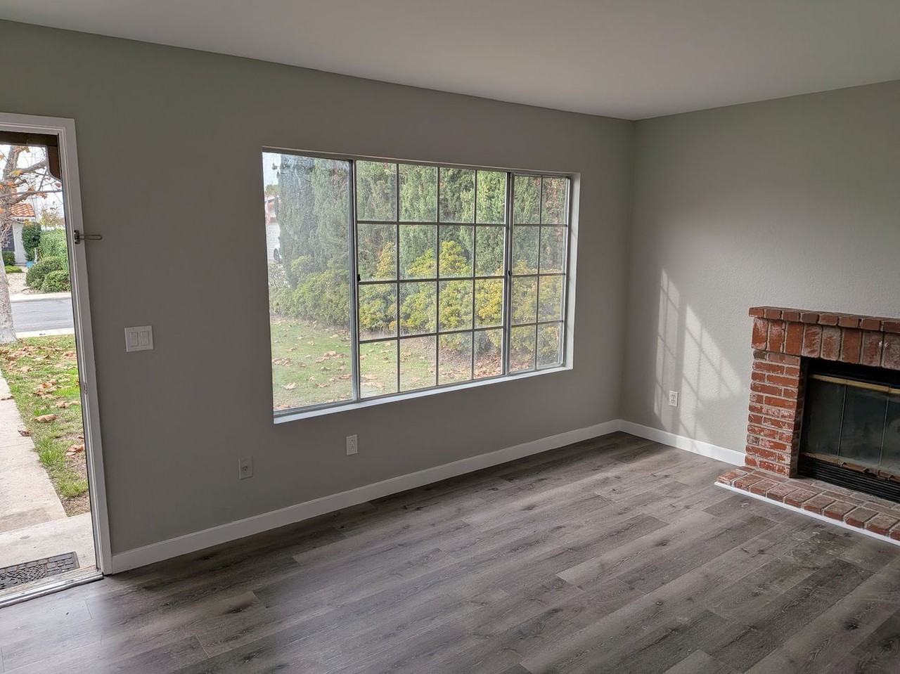 10437 Cheviot Ct - Photo 5 of 11