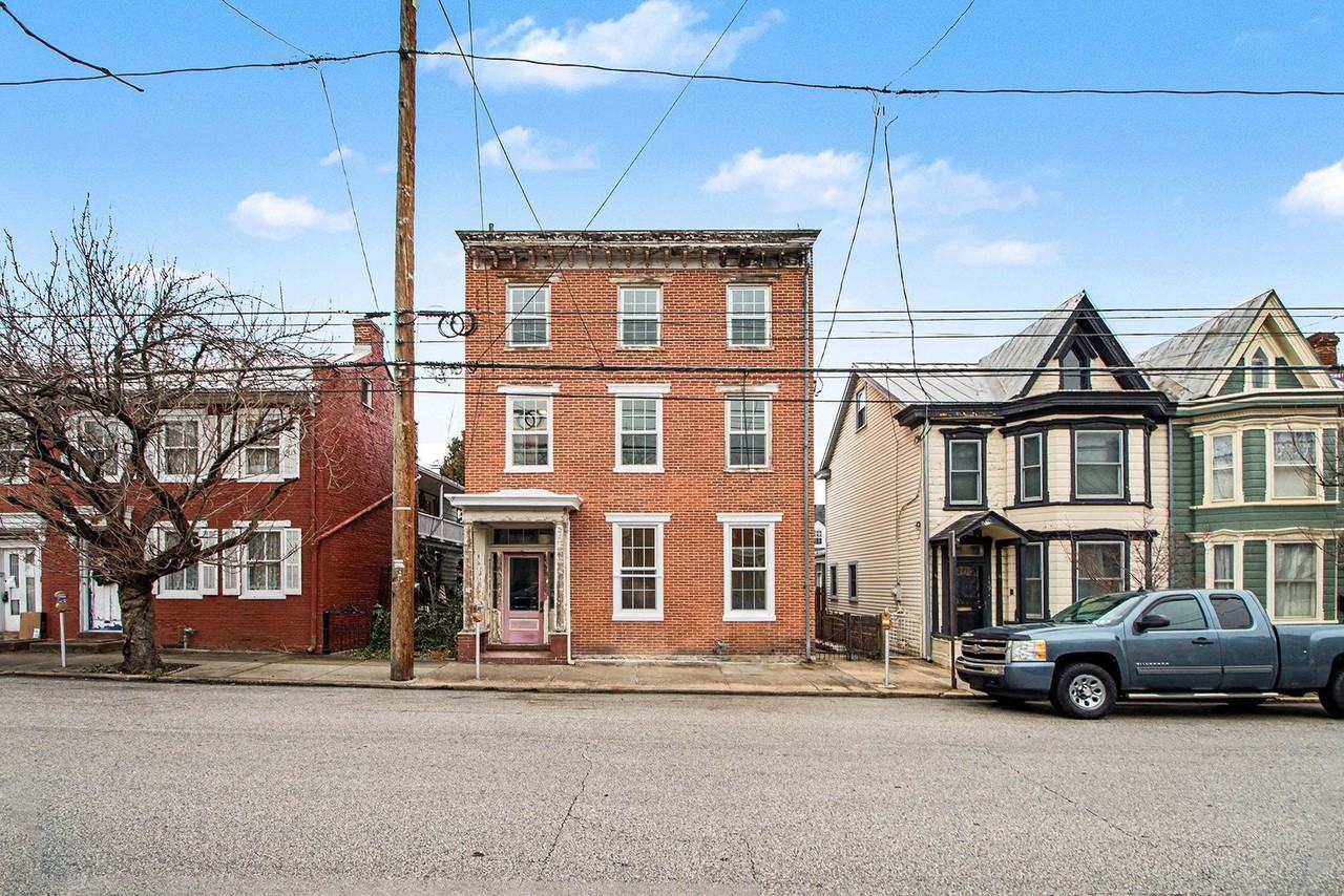 145 S Pitt St - Photo 2 of 18