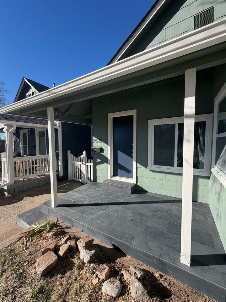 2515 Ames St - Photo 3 of 22