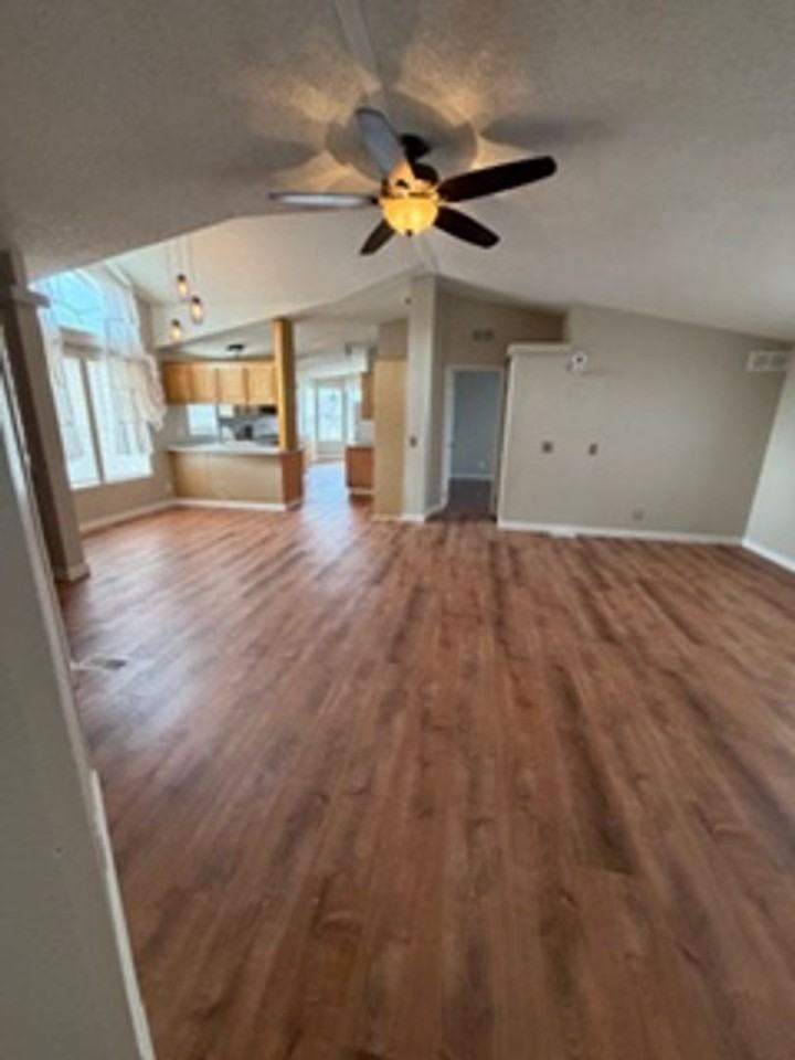 1521 Garfield Ave - Photo 3 of 12