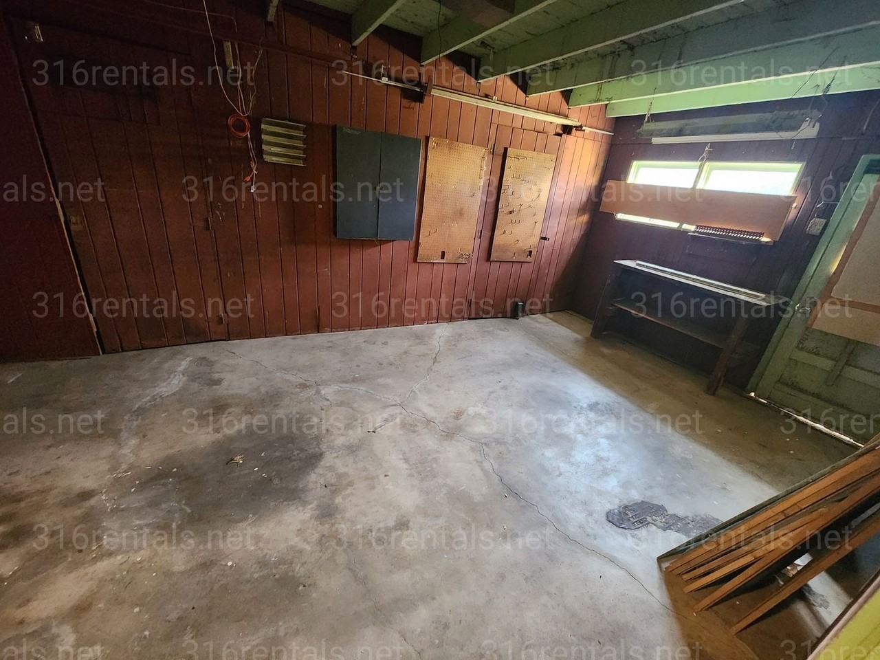 2243 N Yale Ave - Photo 5 of 18