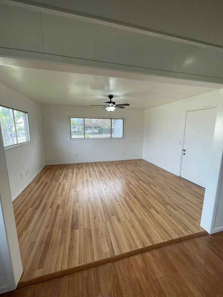 856 W Chestnut St - Photo 5 of 12