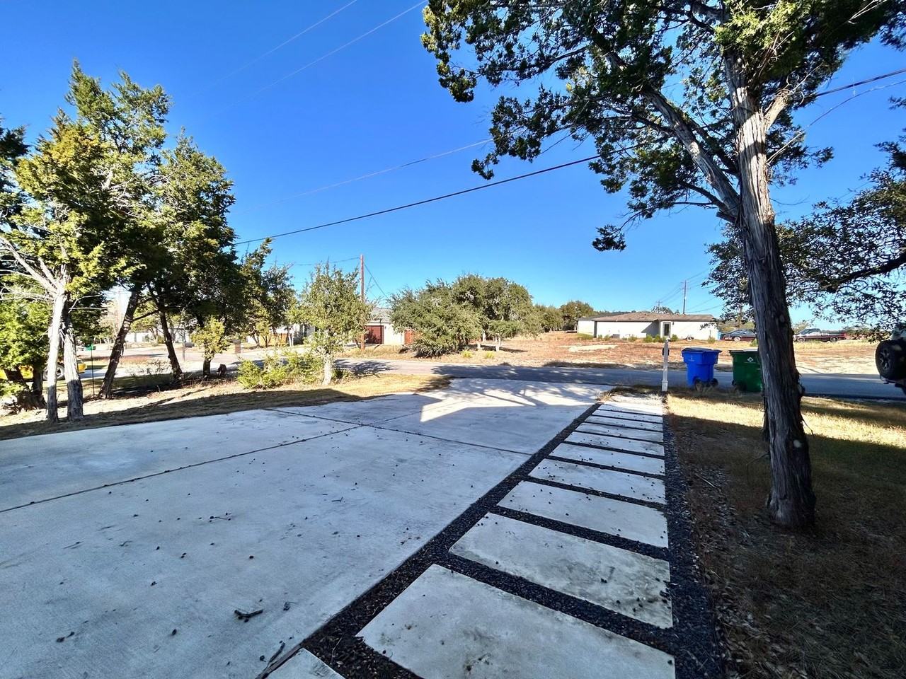 4300 Lindberg Ln - Photo 6 of 33