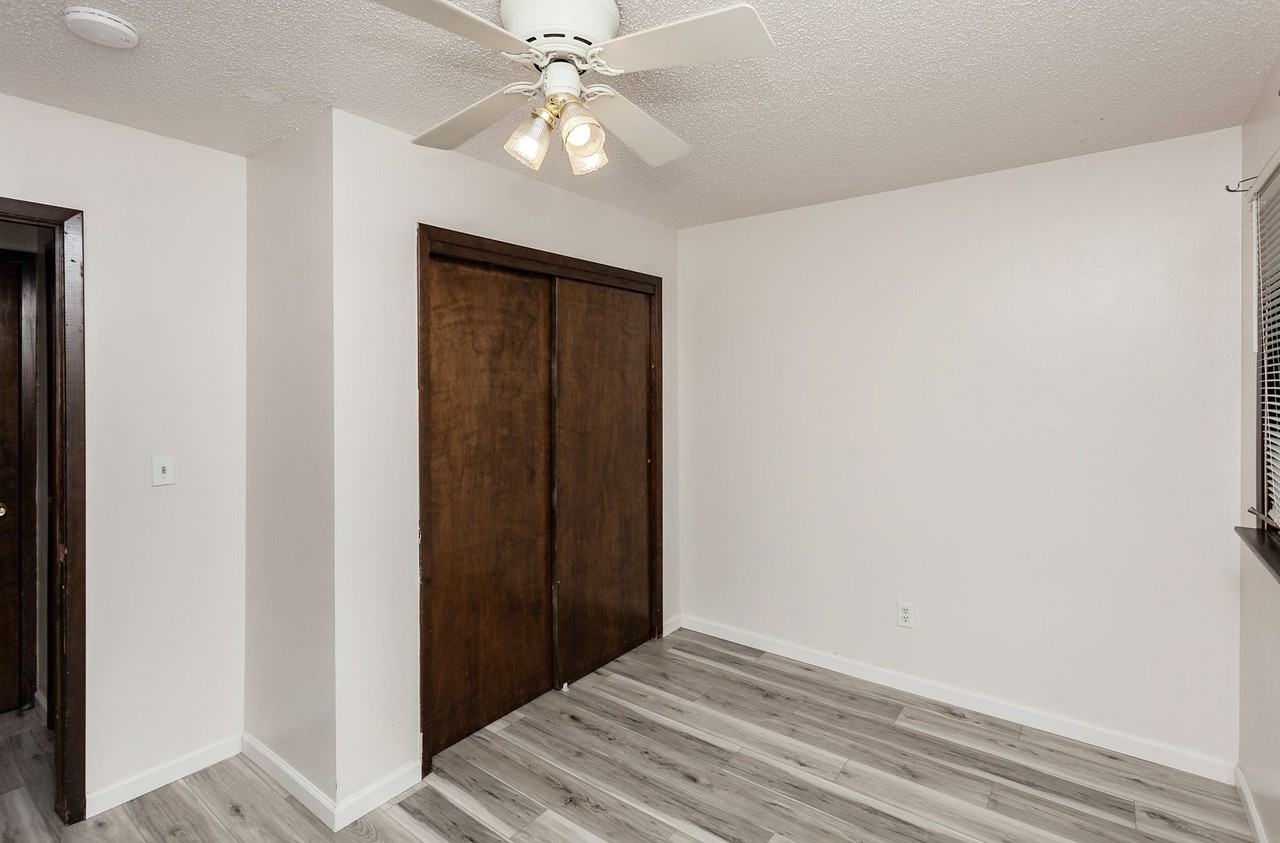 1020 Williams St - Photo 4 of 25