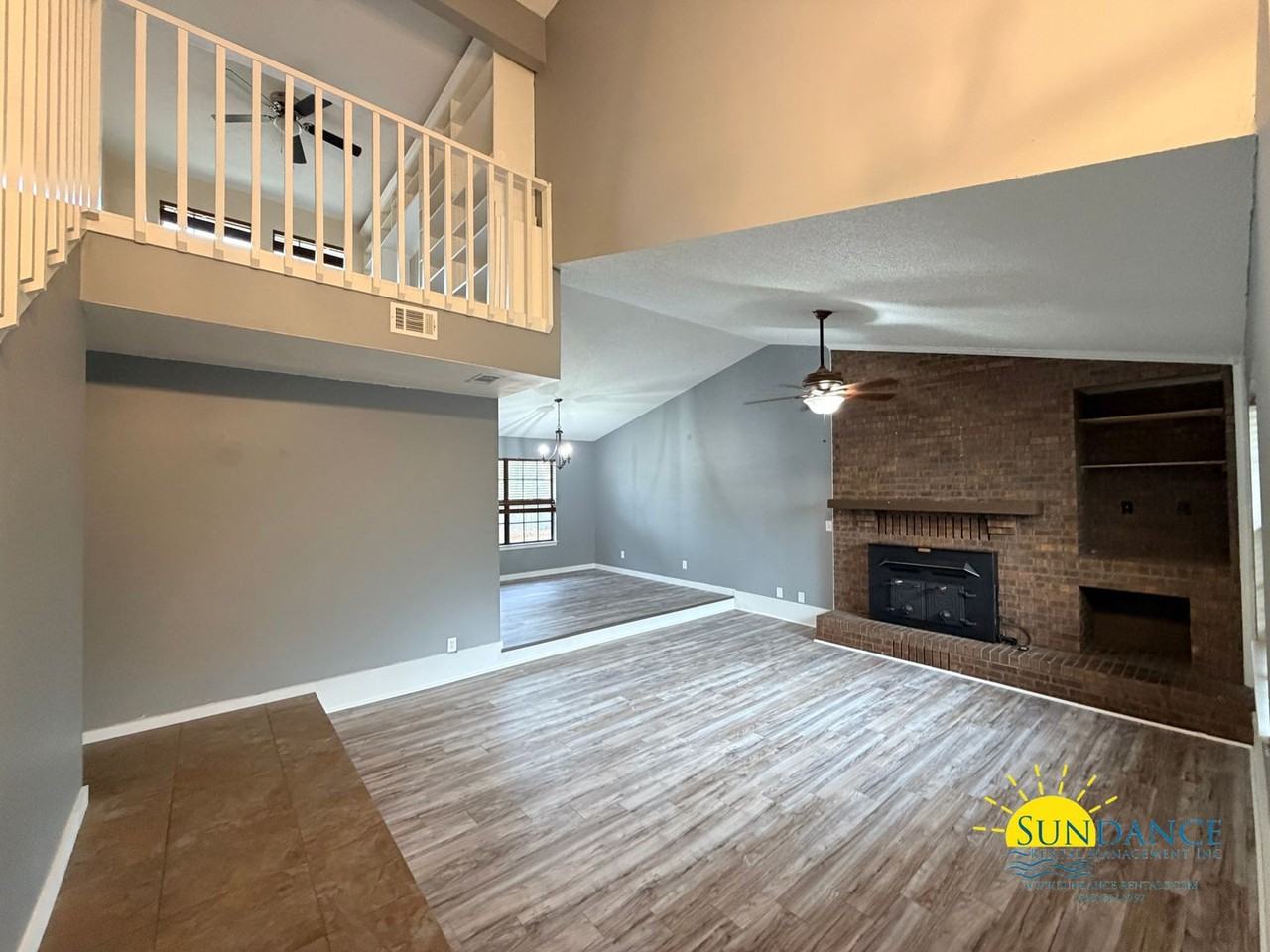 1405 Date Palm Cir - Photo 2 of 25