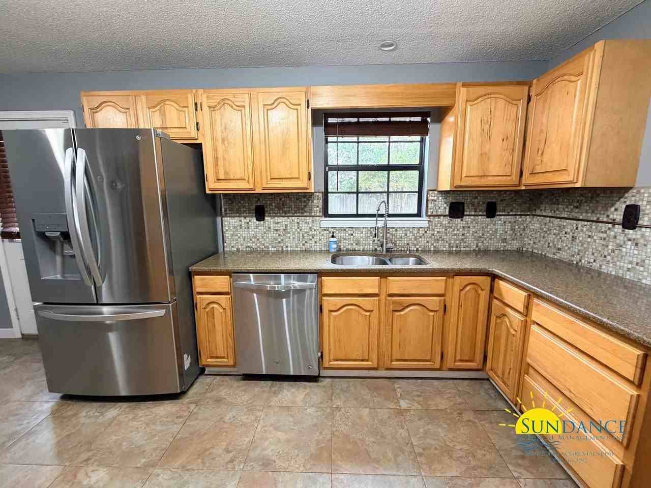 1405 Date Palm Cir - Photo 7 of 25