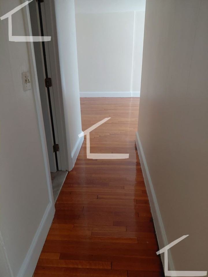 29 Lancaster Ter - Photo 3 of 9