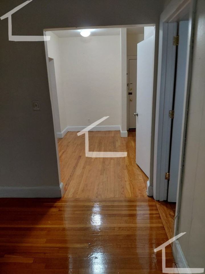 29 Lancaster Ter - Photo 7 of 9