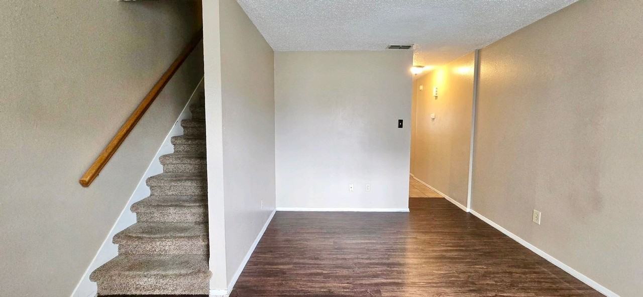 401 1/2 Tammy Lynn Dr - Photo 3 of 19