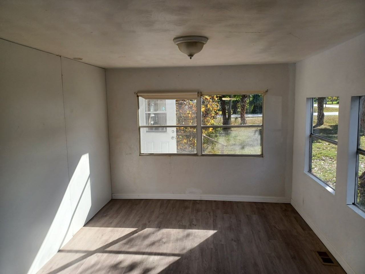 8305 McDaniel Dr - Photo 4 of 20