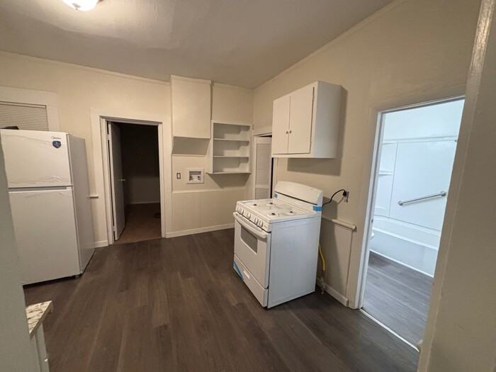 1216 Seavers Way - Photo 2 of 10