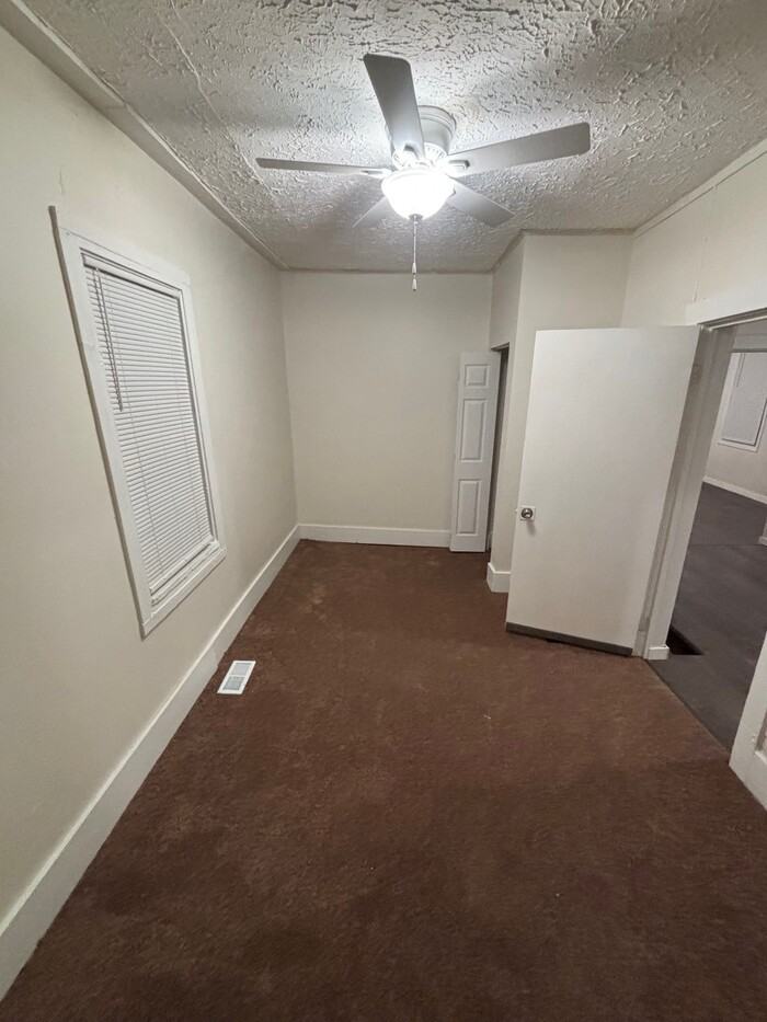 1216 Seavers Way - Photo 6 of 10