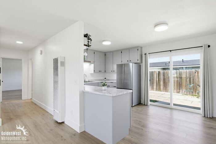 534 Emory St #534 - Photo 4 of 20