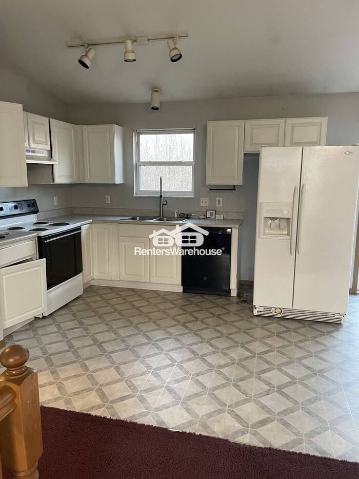 2549 Oak Forest Dr - Photo 6 of 19