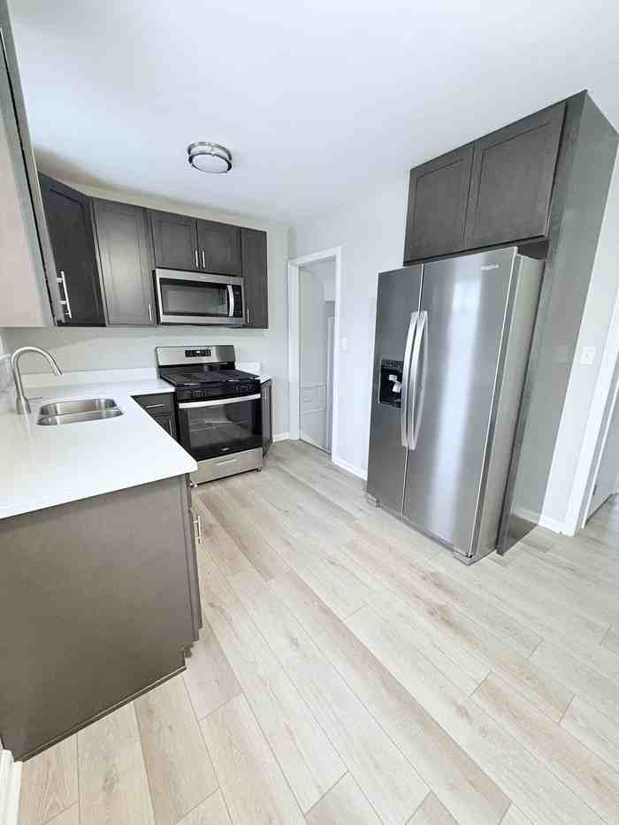 1560 Douglas Rd - Photo 5 of 24