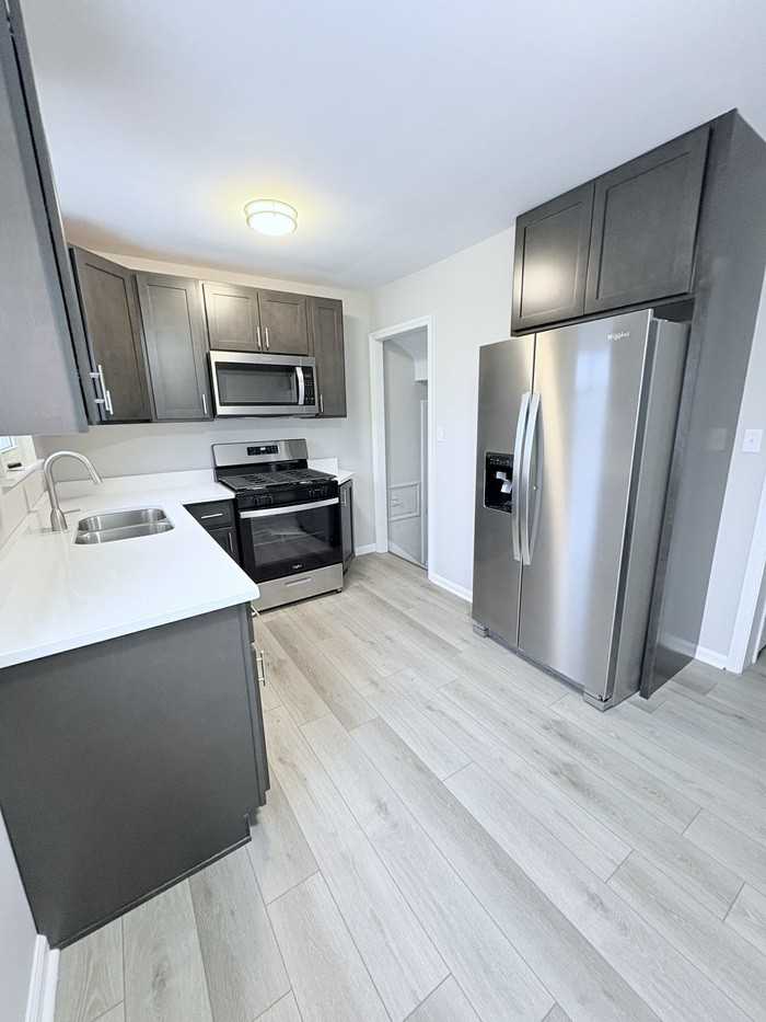 1560 Douglas Rd - Photo 7 of 24