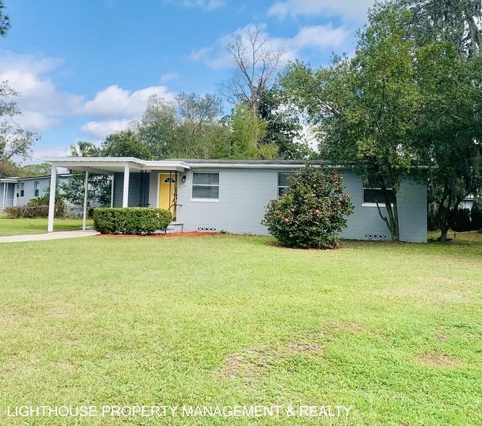 11245 Bruce Dr - Photo 2 of 20