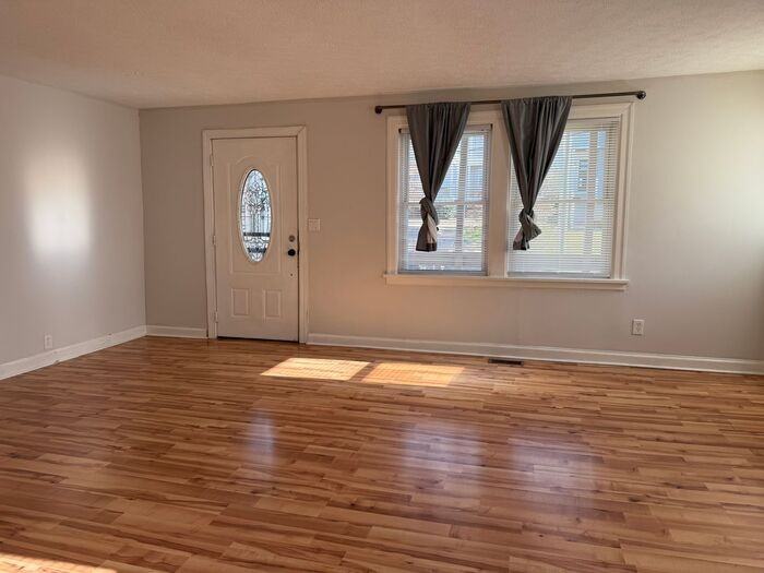 2111 11th Ave N - Photo 5 of 29