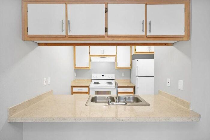 14328 E Burnside St - Photo 2 of 44