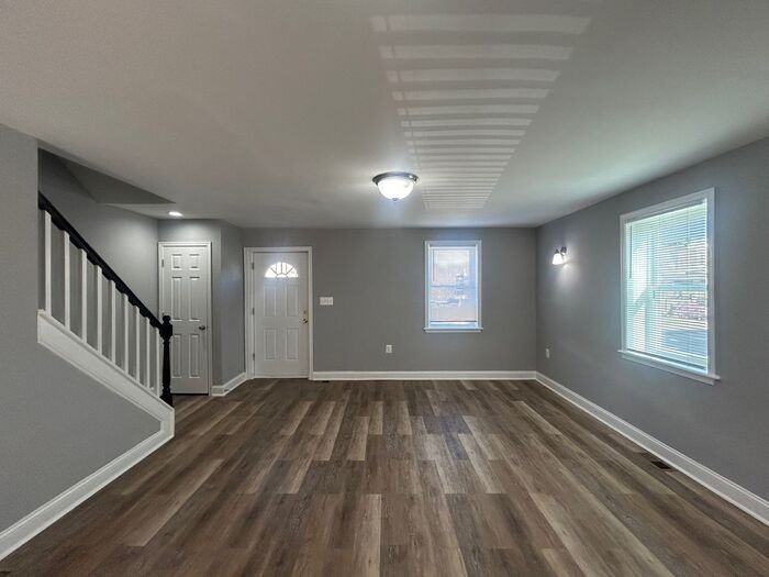 2700 Pelham Ave - Photo 2 of 12