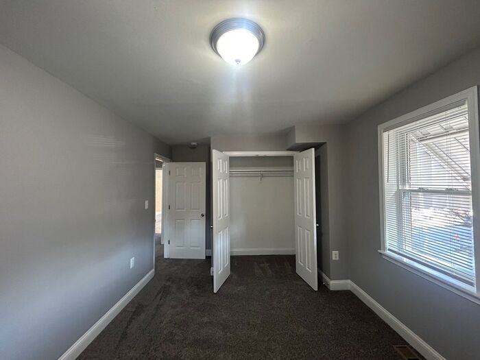 2700 Pelham Ave - Photo 7 of 12