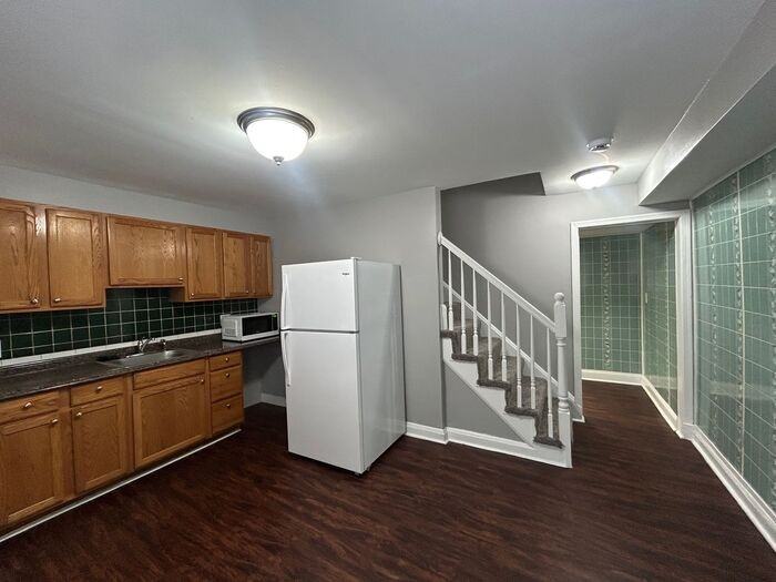 700 Bethnal Rd - Photo 4 of 10