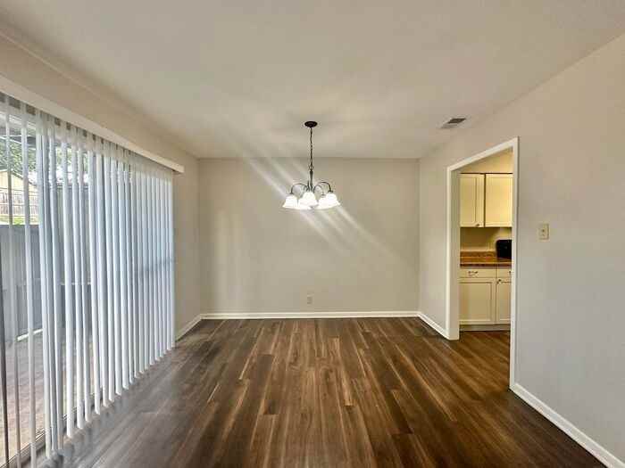 4222 Southpark Dr - Photo 3 of 16