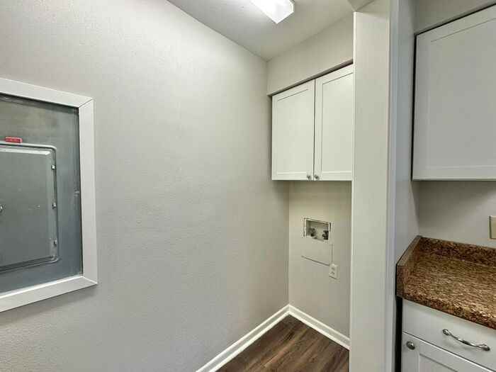 4222 Southpark Dr - Photo 7 of 16