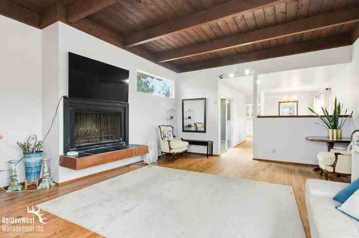 1864 Lake Dr - Photo 5 of 26