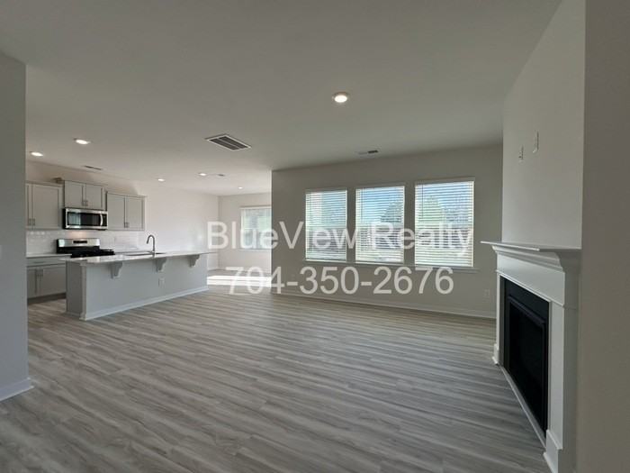 12129 Lady Bell Dr - Photo 3 of 9