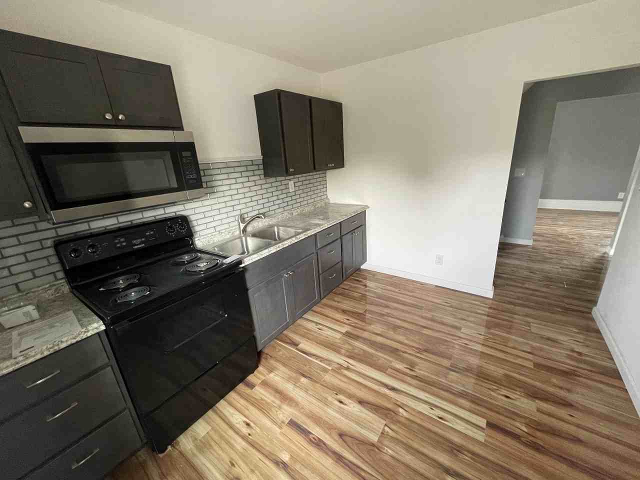 2210 Woodlawn Ave #2 - Photo 2 of 8
