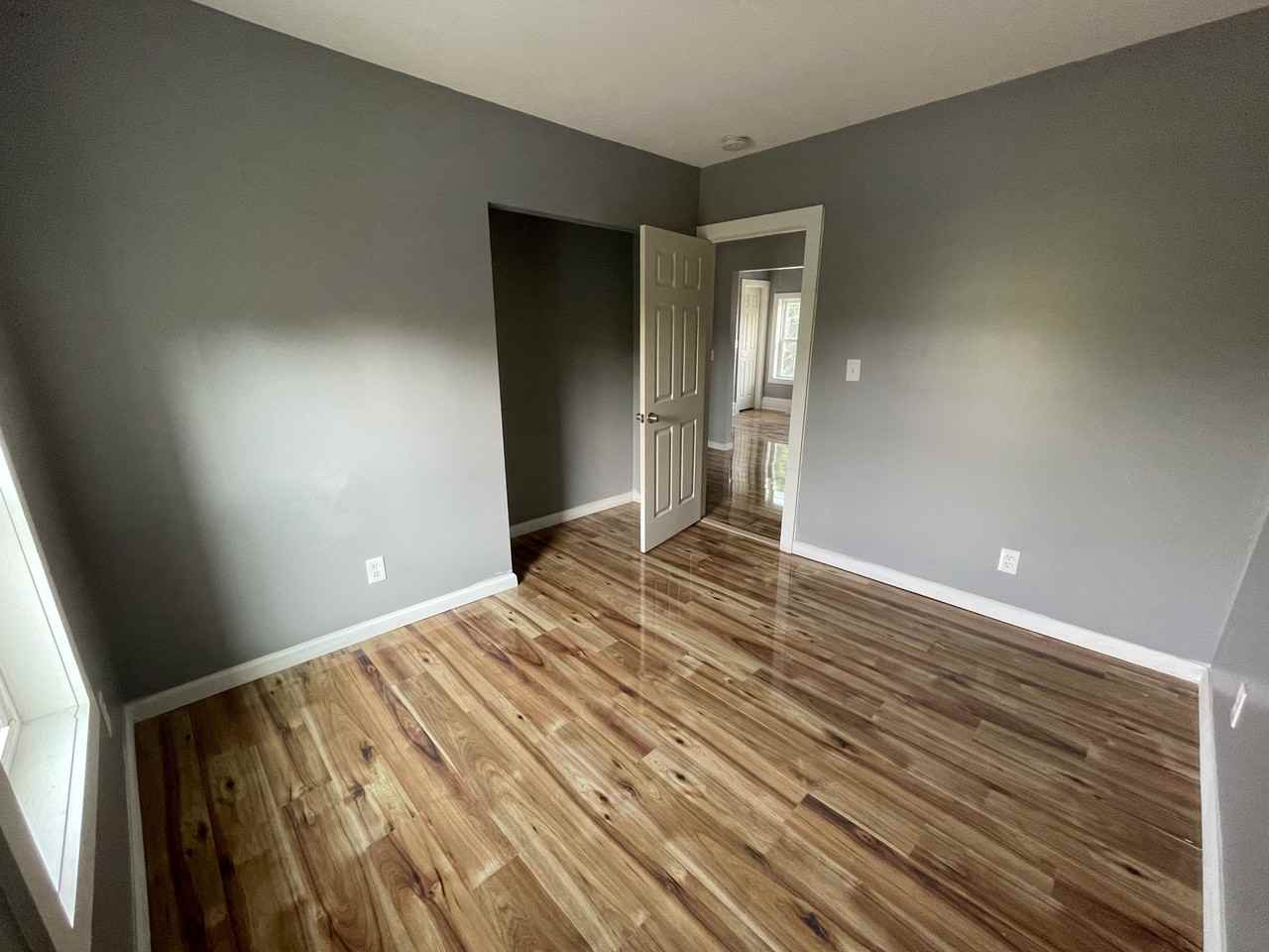 2210 Woodlawn Ave #2 - Photo 7 of 8