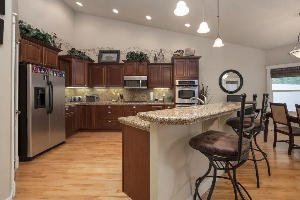 1636 E Fireside Dr #NA - Photo 3 of 9