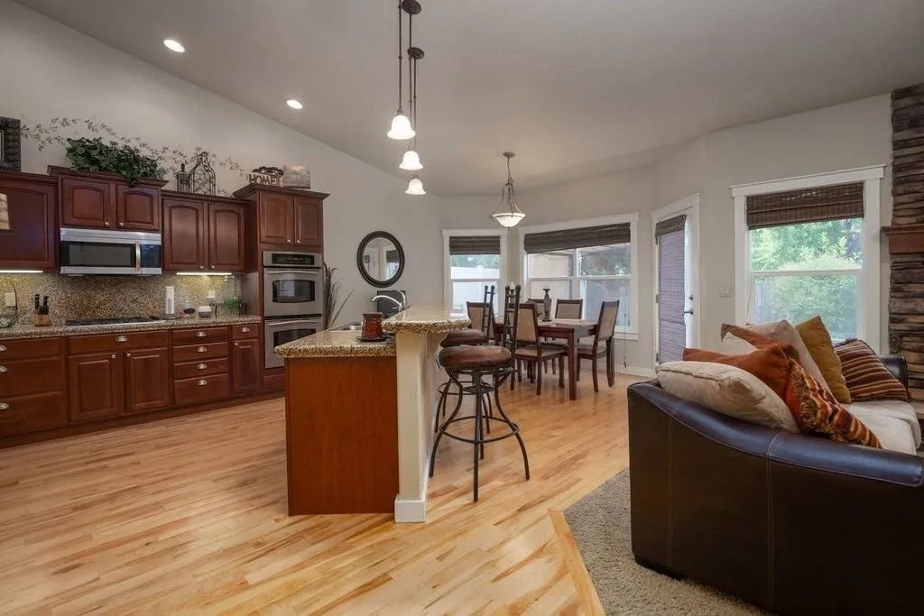 1636 E Fireside Dr #NA - Photo 4 of 9