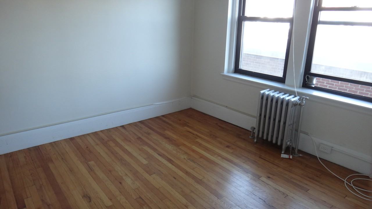 349 Pleasant St - Photo 6 of 6