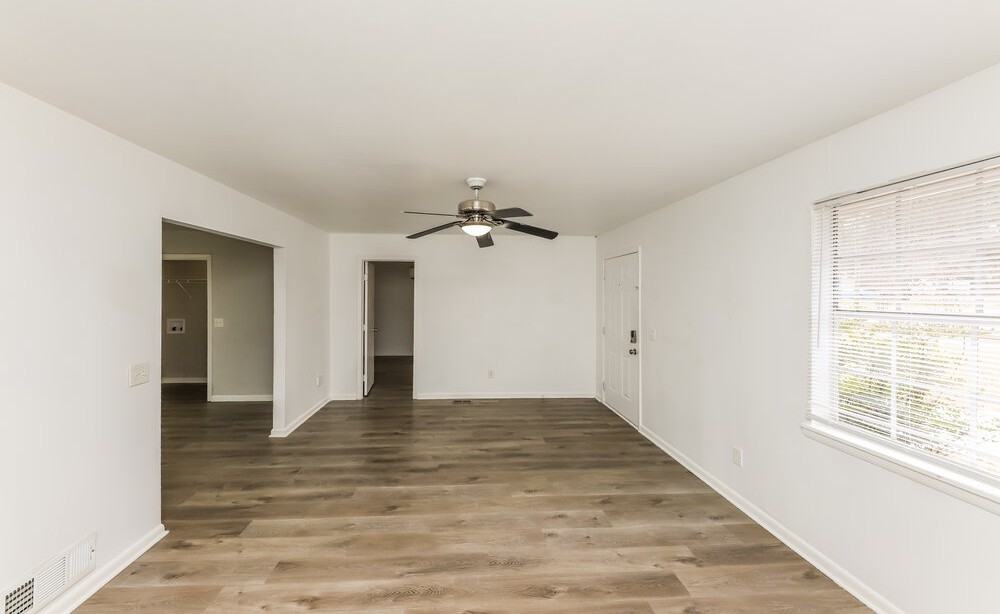 4230 Senoa Dr Nw - Photo 5 of 16