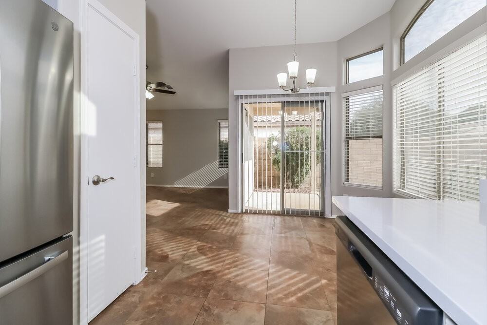 12913 W Sheridan St - Photo 5 of 16