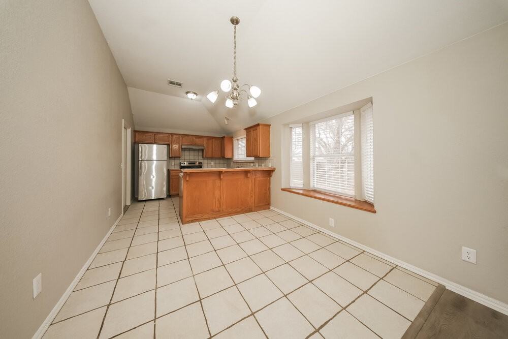 1604 Hazelwood Dr - Photo 6 of 16