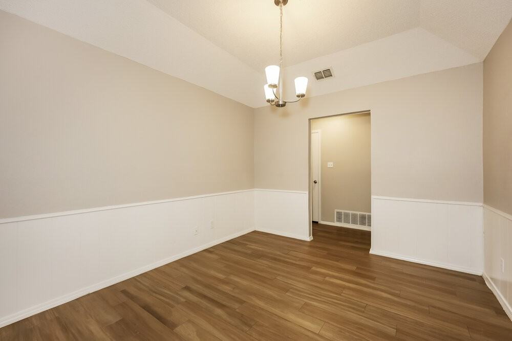 2016 Chantilly Ct - Photo 5 of 16