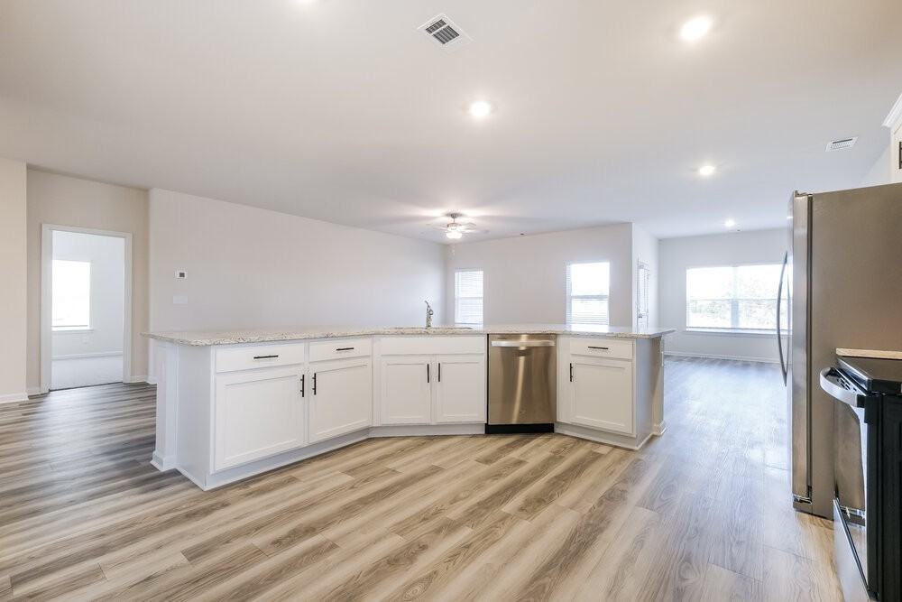 236 Oliver Dr - Photo 7 of 16