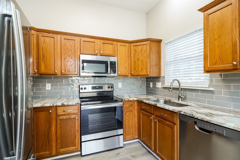 10328 Taftnale Ct - Photo 7 of 16