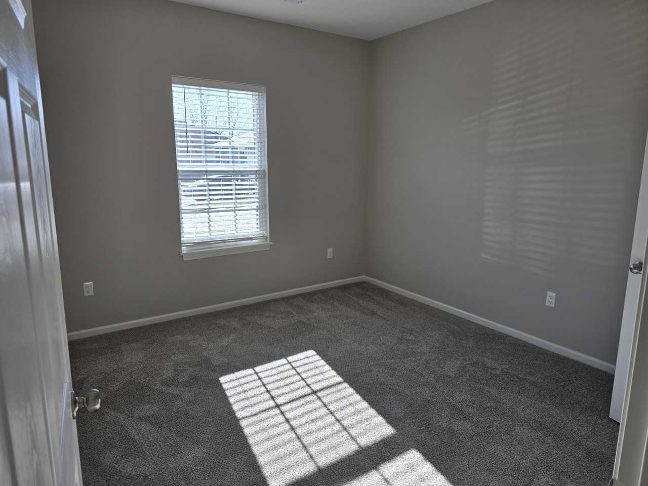 12219 N Rhode Ct Kansas City MO 64163 #1 - Photo 5 of 11